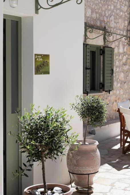 La Casa Di Bella A Tradional Stone House With Barbecue Kariá Exterior foto