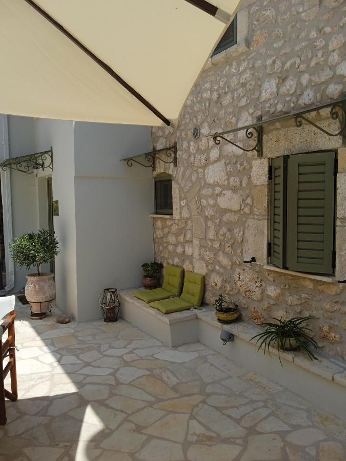 La Casa Di Bella A Tradional Stone House With Barbecue Kariá Exterior foto