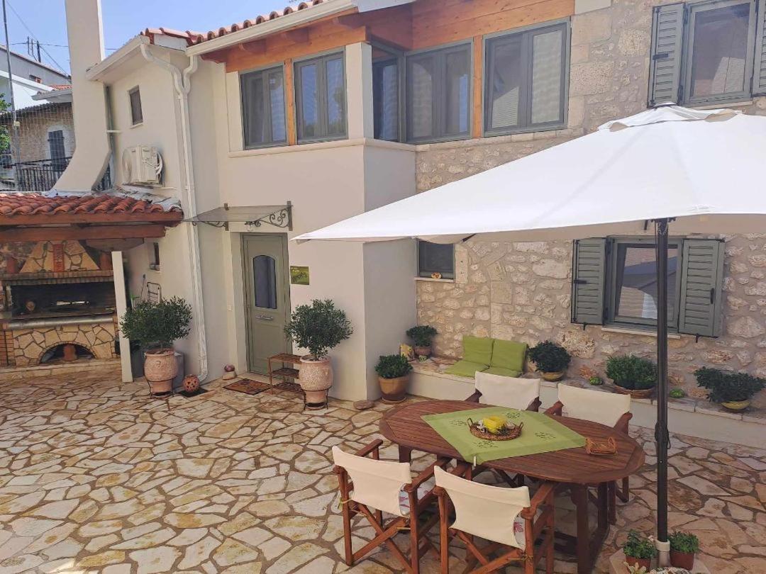 La Casa Di Bella A Tradional Stone House With Barbecue Kariá Exterior foto