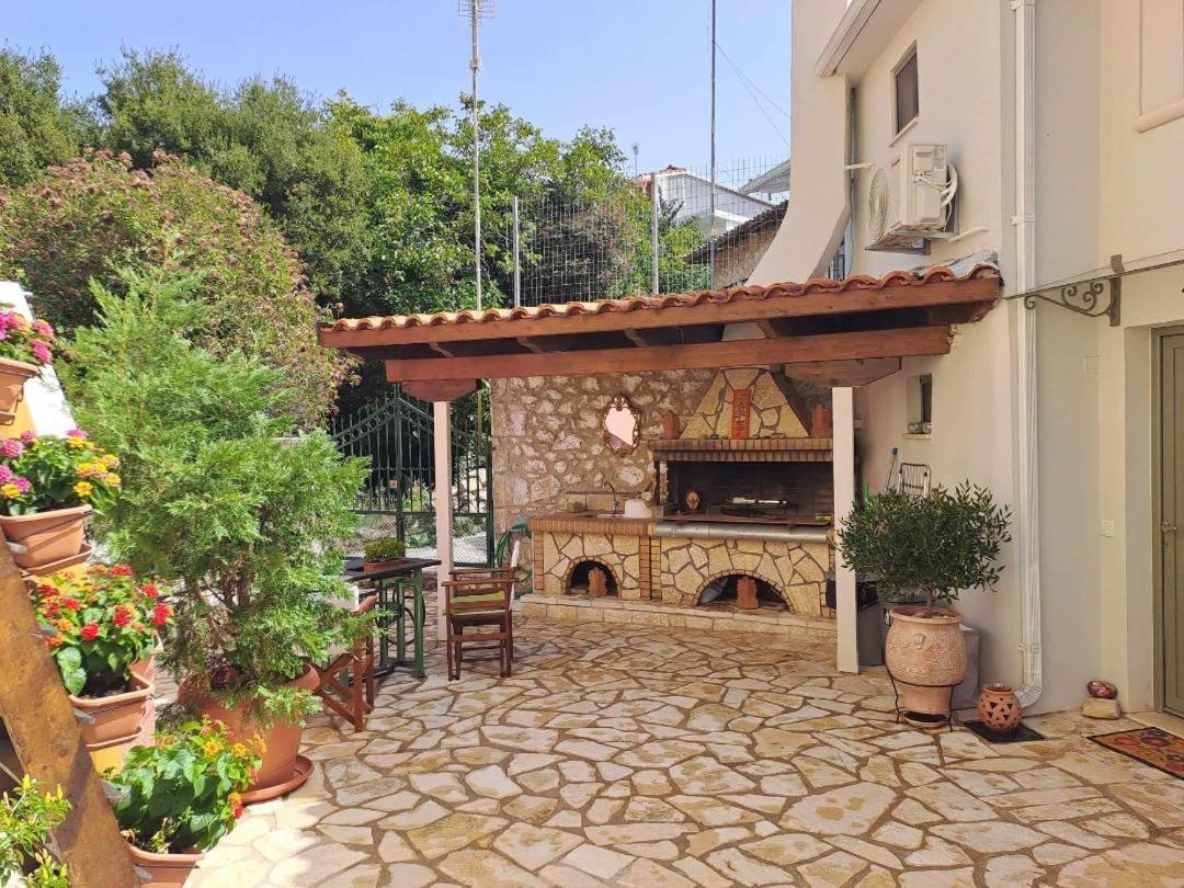 La Casa Di Bella A Tradional Stone House With Barbecue Kariá Exterior foto