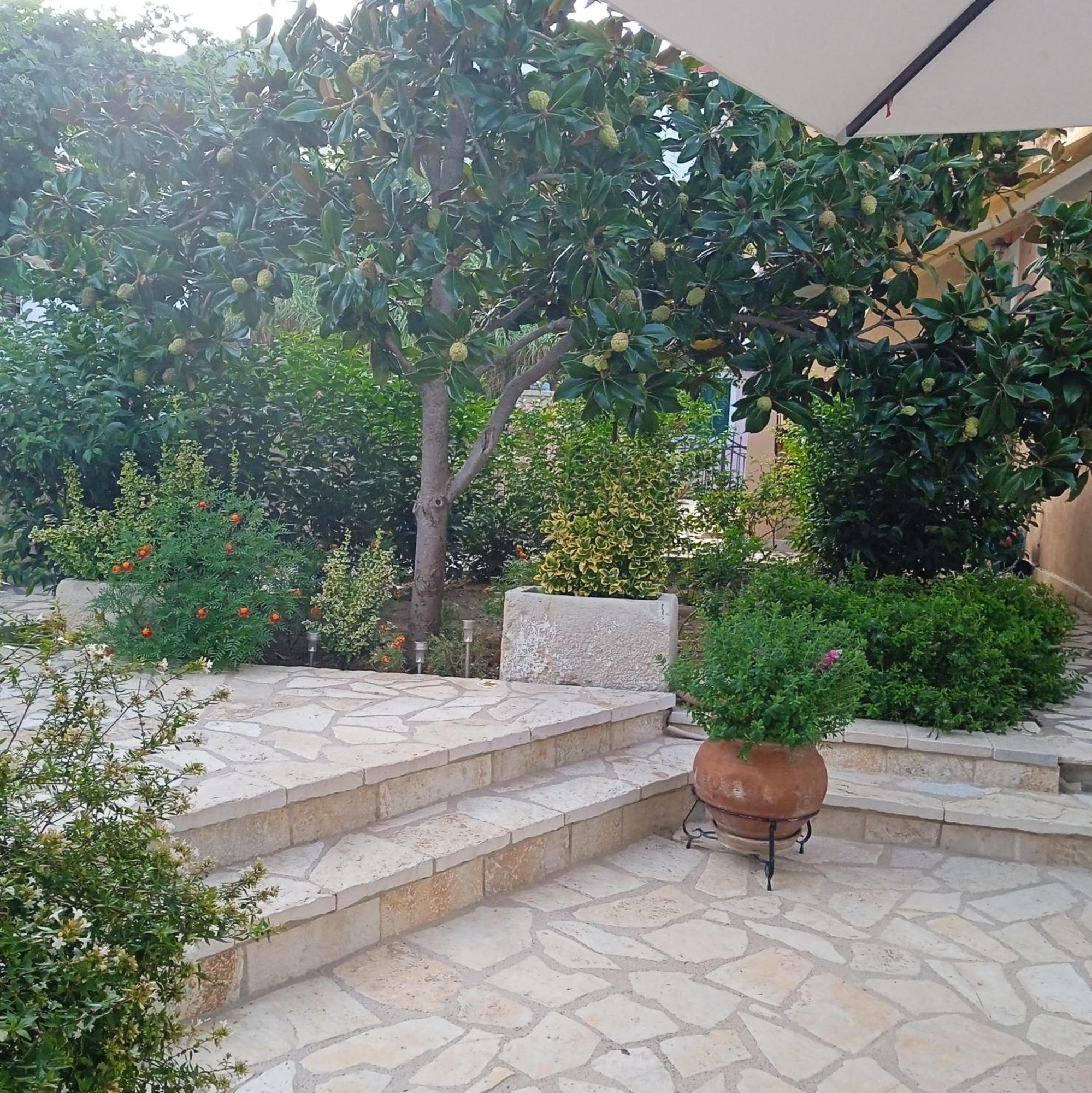 La Casa Di Bella A Tradional Stone House With Barbecue Kariá Exterior foto